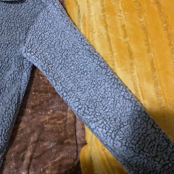 Simply Southern half zip pullover. - size small - excellent condition - Picture 7 of 12